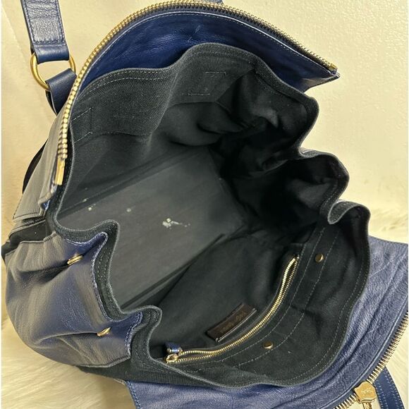 💯Authentic YSL Handbag 🍀 - Picture 15 of 17